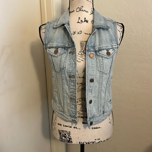 Madewell Distressed Denim Button Closure Vest Festival Concert Modern Casual - Picture 1 of 9